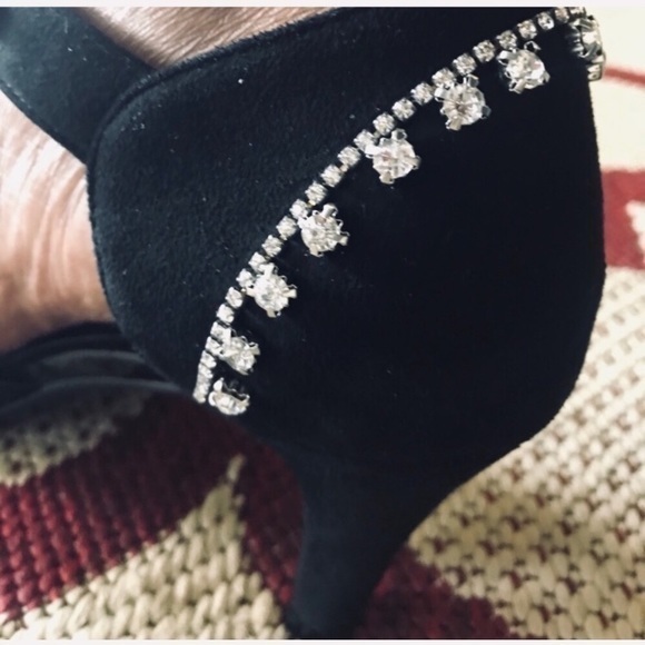 Ashro Classy Black Velvet Rhinestone T Strap Pumps Size 10 Medium - Picture 10 of 11
